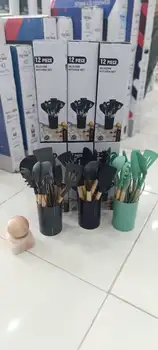ست کف گیر سیلیکونی 12 تکه دسته چوبی